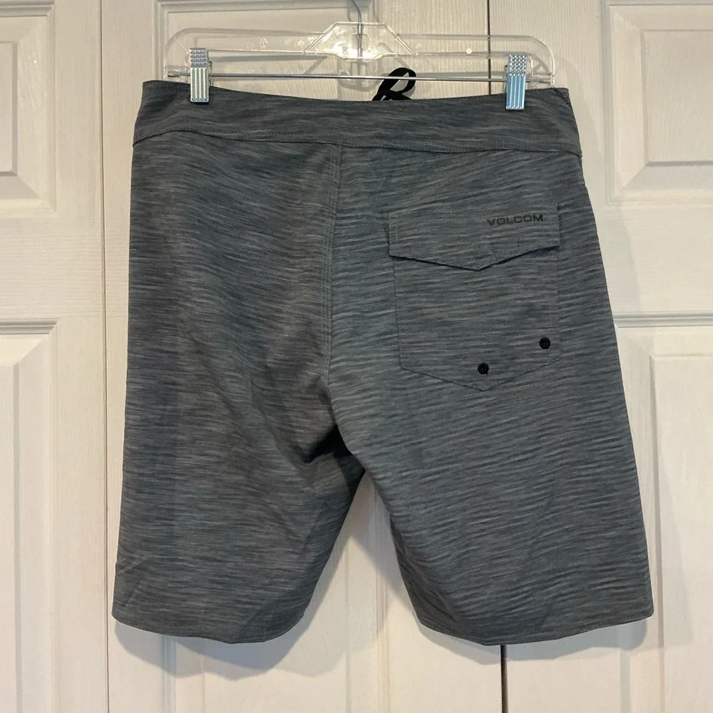 🩷 Volcom Gray Board Shorts - Size 30